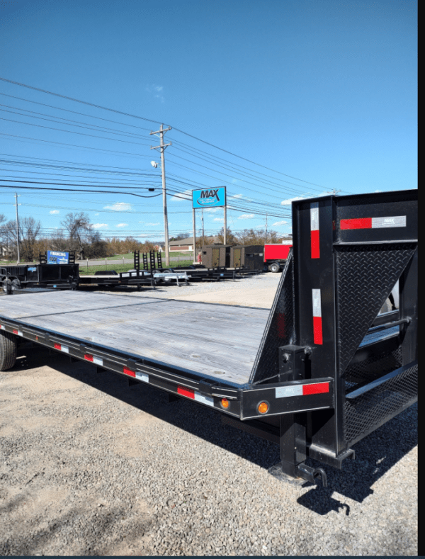 2023 Maxxd 30' X 102' Gooseneck Deckover 14,000 GVWR